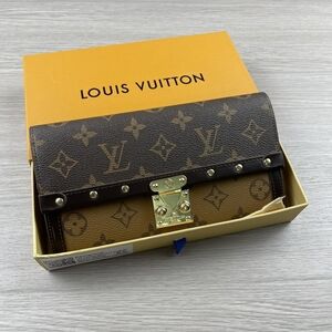 <AUTHENTIC>Louis Vuitton  wallet